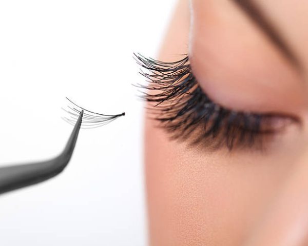 Dépose extensions de cils (pose non effectué dans nos etablissements)