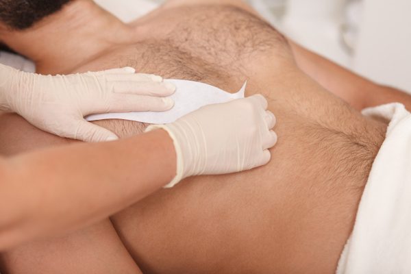 ÉPILATION À LA CIRE  DOS OU TORSE