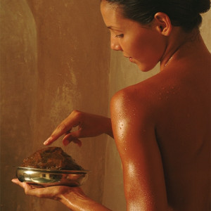 GOMMAGE AU SAVON NOIR - 45min