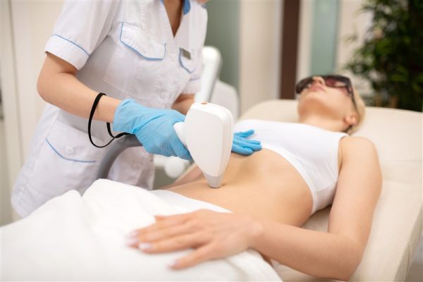NOMBRIL- EPILATION LUMIERE PULSEE