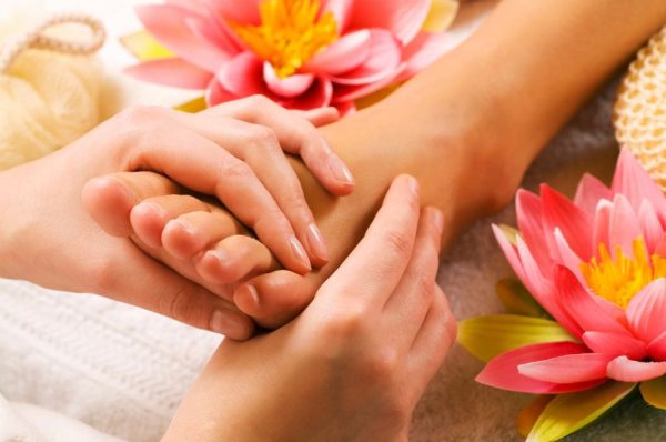 Soins spa des pieds + Pédicure + Pose vernis