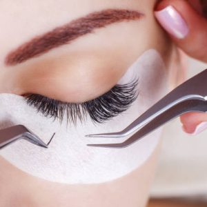 Retouche extension de cils - volume russe