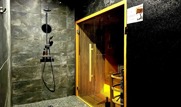 Hammam, sauna et jacuzzi - Privatisation De nos installations/ Tarif par personne – Image 3